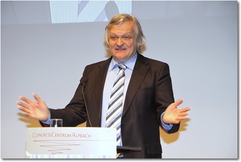 Leadership Academy von weiteren 240 Führungspersonen absolviert